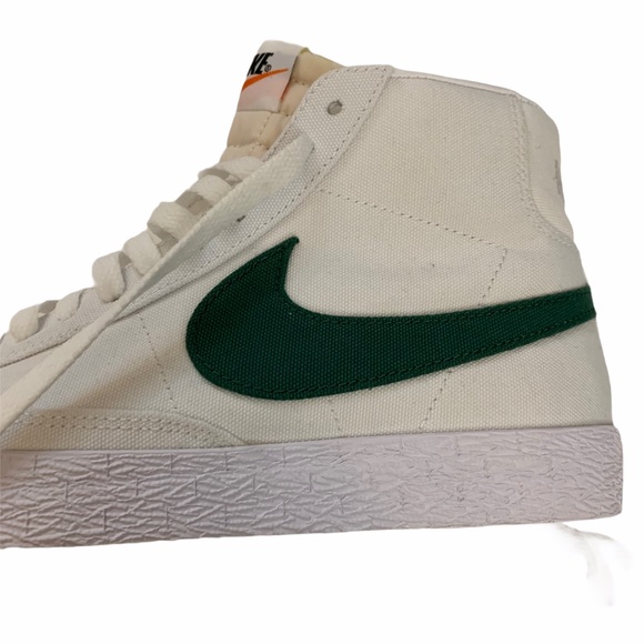 Women’s Nike Blazer Mid ‘77 Canvas Sneakers - Picture 3 of 6